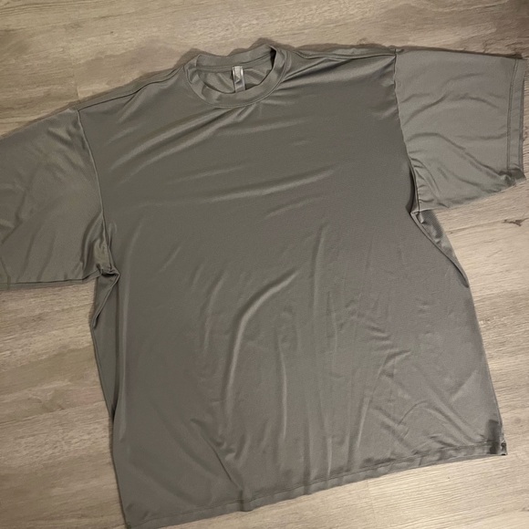 Skims Oversized Mesh Workout Tee - Picture 2 of 6